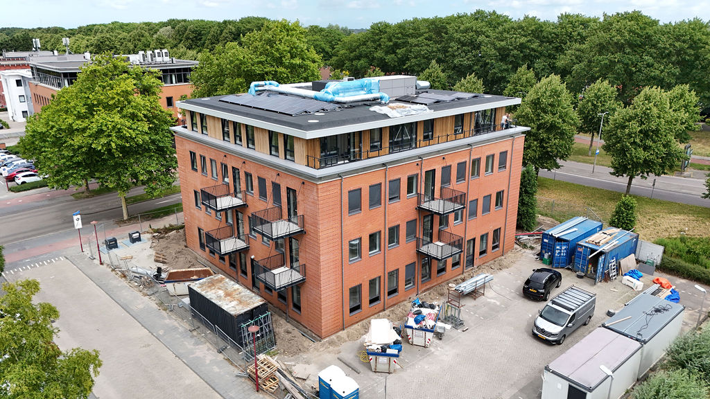 Appartementencomplex in aanbouw waar Zuiderent schilder- en afwerkingswerkzaamheden uitvoert.